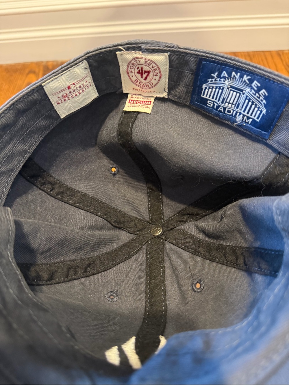 ‘47 Brand New York Yankees Cap with White Logo - Picture 5 of 6